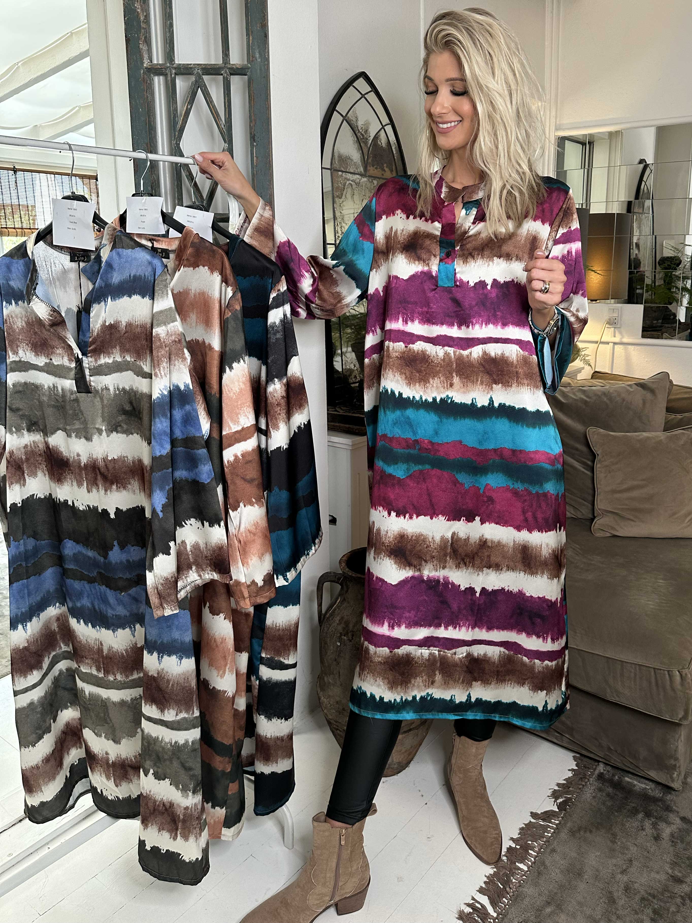 Merina - Lang kjole i batik mønster